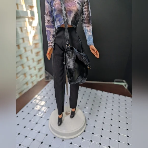 Vintage 1999 Pilot Barbie Custom Restyled To Cool City Girl - Picture 2 of 10